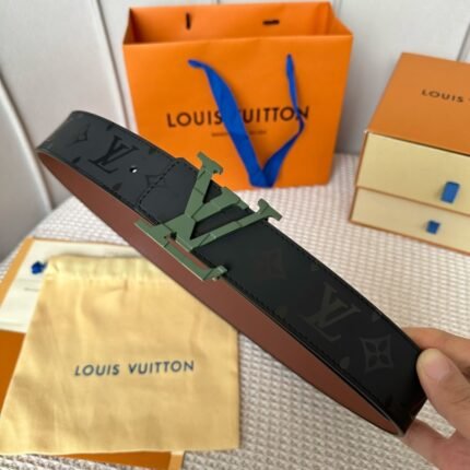 Louis Vuitton belt matching design uses high-quality electroplated hardware
