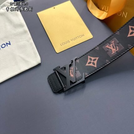 Louis Vuitton belt matching design uses high-quality electroplated hardware