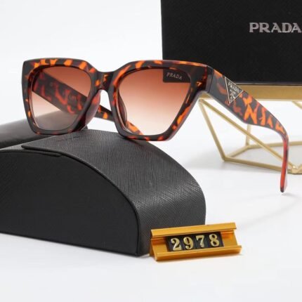 PRADA tortoiseshell pattern and brown gradient quadrilateral diagonal sunglasses