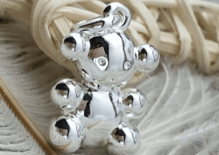 Suitable for wearing fashionable pendants in various places, versatile and personalized