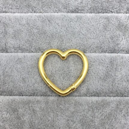 Suitable for wearing fashionable pendants in various places, versatile and personalized