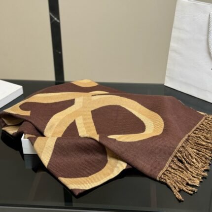 Gift bag with box  size：45*190cm Cool down! I really need a scarf at night ???? Luoyiwei Ace Scarf  ????