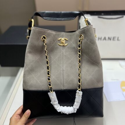 Chanel sheepskin tote bag, handcrafted black spliced ultra durable tote bag is also multifunctional! Both hands and armpits are fine