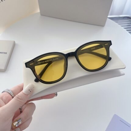 Gentle Monster GM Lang Sunglasses: Retro - inspired Round Frames, Bold Style