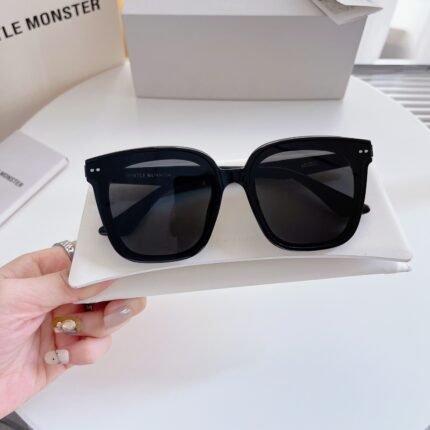 Gentle Monster GM Locell Sunglasses: Stylish Square Frames, Modern Allure