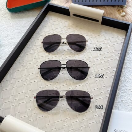 Gucci Model 6032 Aviator Sunglasses: Timeless Style, Sophisticated Hues